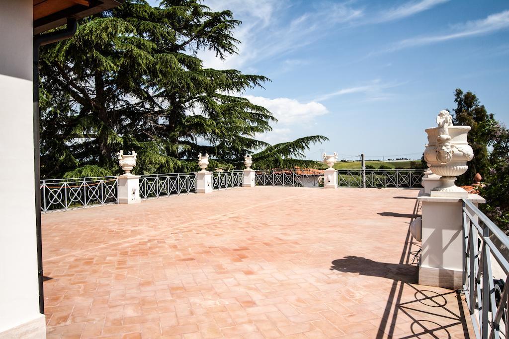 Villa Strampelli Pomezia Exterior foto