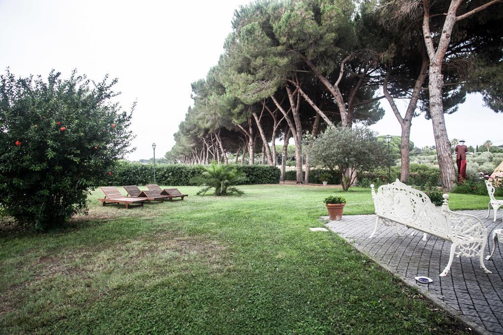 Villa Strampelli Pomezia Exterior foto