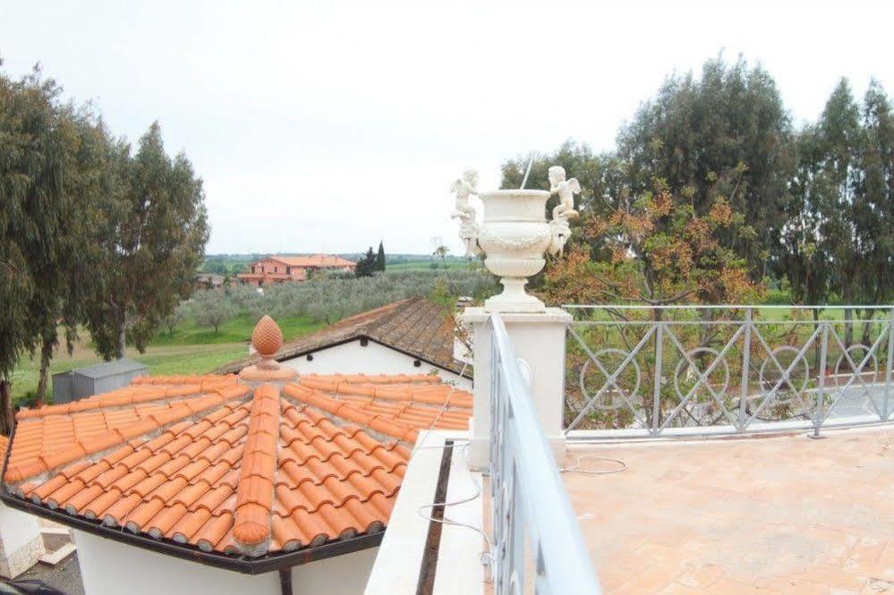 Villa Strampelli Pomezia Exterior foto
