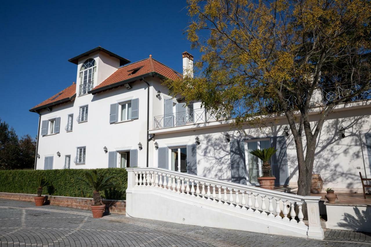 Villa Strampelli Pomezia Exterior foto